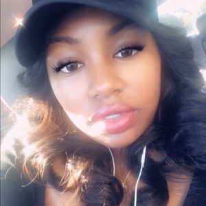 Meet your Posher, Victoria